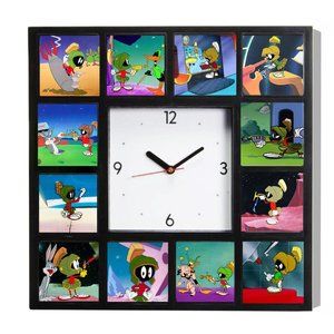 Marvin The Martian Scenes Clock with 12 pictures